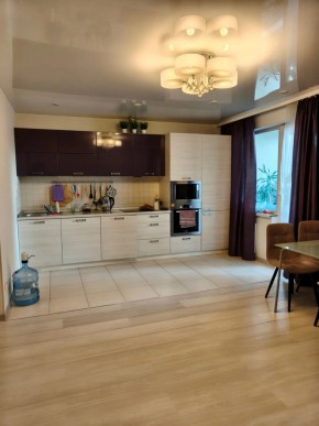 ул. Совхозная,8 в Черноморском - chernomorskoe.yutvil.ru